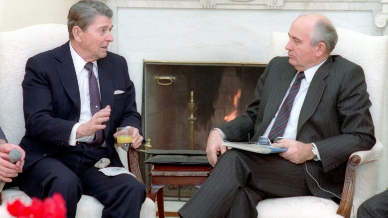 Regan and Gorbachev at the White House
